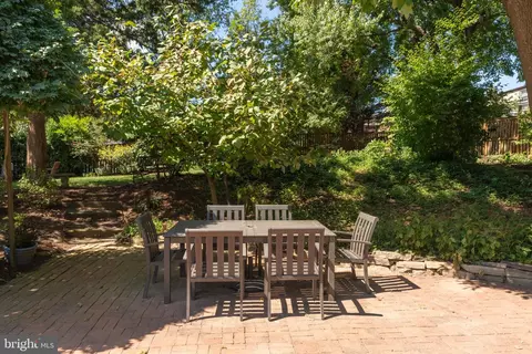 Exterior - 9220 Columbia Blvd, Silver Spring, MD 20910 photo 15 of 20