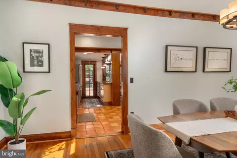 Entry Way - 9220 Columbia Blvd, Silver Spring, MD 20910 photo 2 of 13