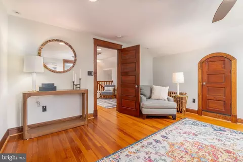 Entry Way - 9220 Columbia Blvd, Silver Spring, MD 20910 photo 10 of 13