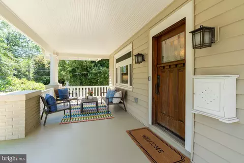 Exterior - 9220 Columbia Blvd, Silver Spring, MD 20910 photo 7 of 20
