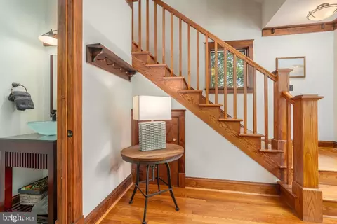 Entry Way - 9220 Columbia Blvd, Silver Spring, MD 20910 photo 7 of 13