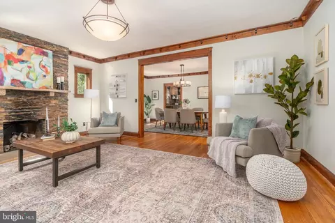 Living - 9220 Columbia Blvd, Silver Spring, MD 20910 photo 2 of 2