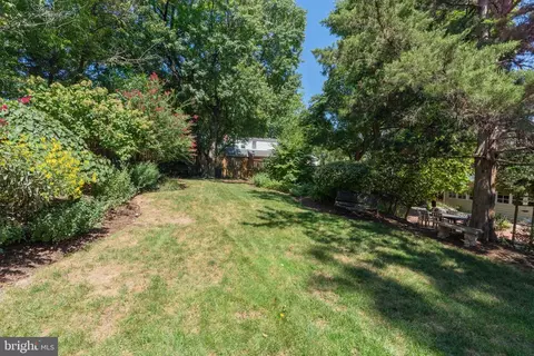 Exterior - 9220 Columbia Blvd, Silver Spring, MD 20910 photo 17 of 20
