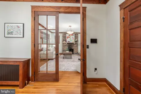 Entry Way - 9220 Columbia Blvd, Silver Spring, MD 20910 photo 6 of 13