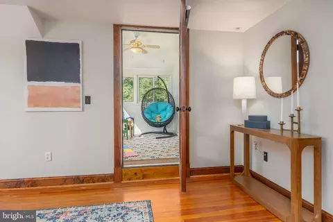 Entry Way - 9220 Columbia Blvd, Silver Spring, MD 20910 photo 11 of 13