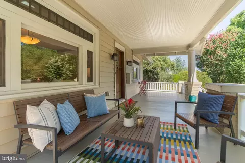 Exterior - 9220 Columbia Blvd, Silver Spring, MD 20910 photo 5 of 20