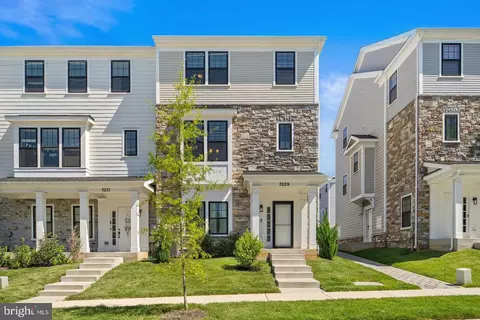 7029 Garrett Rd, Derwood, MD 20855