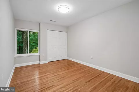 Bedroom - 10713 Deborah Dr, Potomac, MD 20854 photo 3 of 4