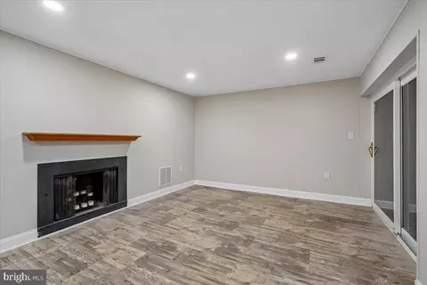 Living - 10713 Deborah Dr, Potomac, MD 20854 photo 5 of 8