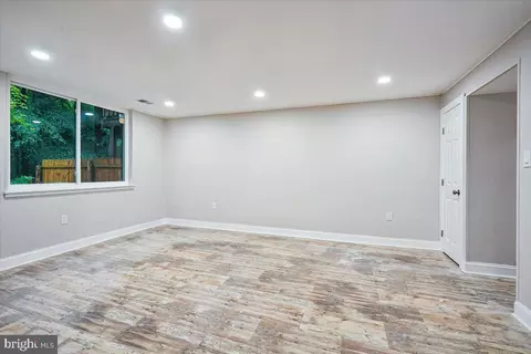 Living - 10713 Deborah Dr, Potomac, MD 20854 photo 7 of 8