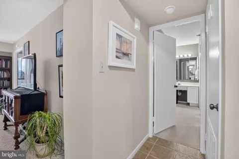 Entry Way - 15115 Interlachen Dr #3-612, Silver Spring, MD 20906 photo 6 of 8