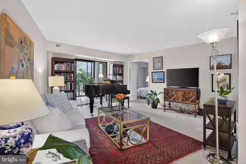 Living - 15115 Interlachen Dr #3-612, Silver Spring, MD 20906 photo 1 of 2