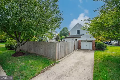 Exterior - 104 Williamsburg Dr, Silver Spring, MD 20901 photo 5 of 8