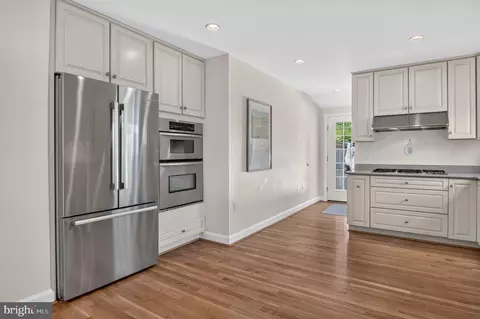 Kitchen - 104 Williamsburg Dr, Silver Spring, MD 20901 photo 2 of 3