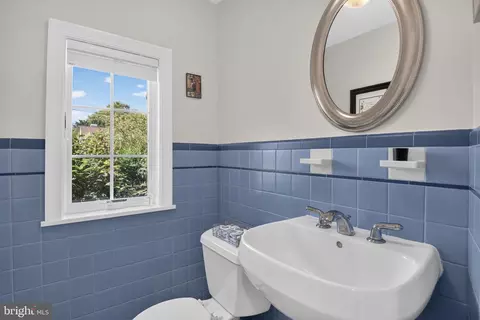 Bath - 104 Williamsburg Dr, Silver Spring, MD 20901 photo 1 of 3