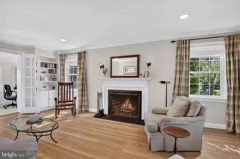 Living - 104 Williamsburg Dr, Silver Spring, MD 20901 photo 1 of 1
