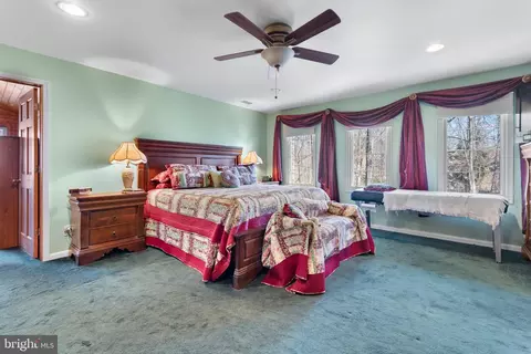 Bedroom - 2701 Olney Sandy Spring Rd, Olney, MD 20832 photo 6 of 7