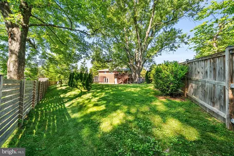 Exterior - 2305 Peggy Ln, Silver Spring, MD 20910 photo 10 of 17