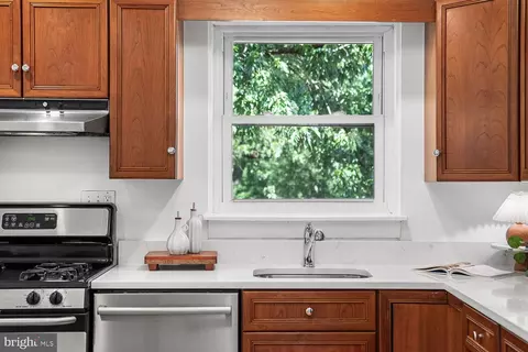 Kitchen - 2305 Peggy Ln, Silver Spring, MD 20910 photo 3 of 3