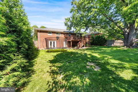 Exterior - 2305 Peggy Ln, Silver Spring, MD 20910 photo 4 of 17