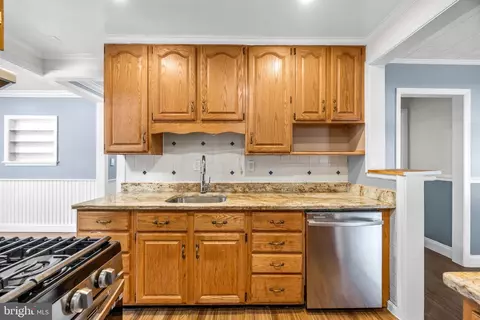 Kitchen - 4411 Bennion Rd, Silver Spring, MD 20906 photo 5 of 9