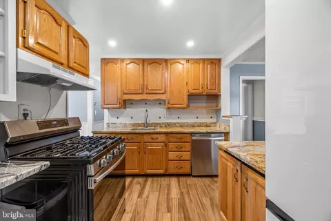 Entry Way - 4411 Bennion Rd, Silver Spring, MD 20906 photo 4 of 5