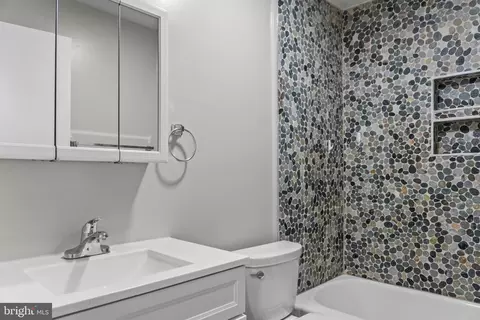 Bath - 12704 Goodhill Rd, Silver Spring, MD 20906 photo 1 of 1