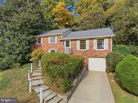 5823 Ogden Ct, Bethesda, MD 20816