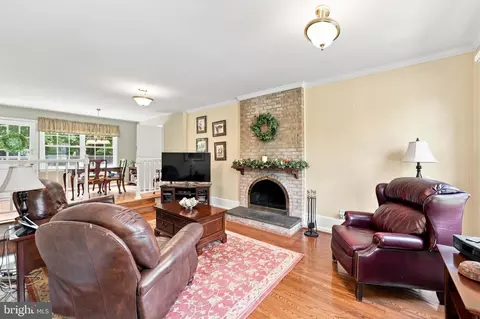 Living - 13812 Mills Ave, Silver Spring, MD 20904 photo 3 of 5