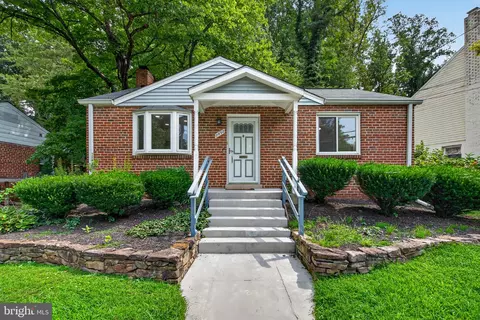 Exterior - 11852 Huggins Dr, Silver Spring, MD 20902 photo 1 of 6