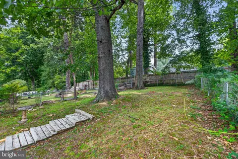 Exterior - 11852 Huggins Dr, Silver Spring, MD 20902 photo 6 of 6