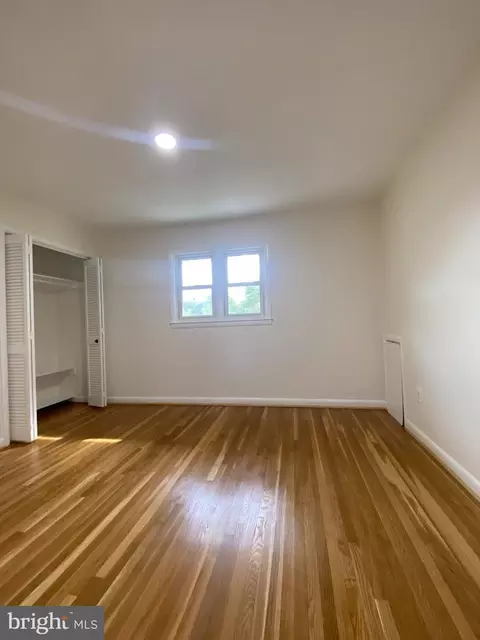 Bedroom - 2209 Mark Ct, Silver Spring, MD 20910 photo 1 of 2