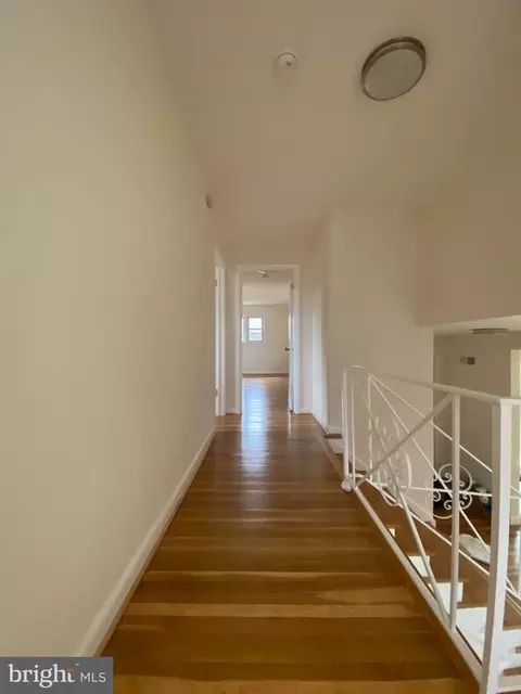 Entry Way - 2209 Mark Ct, Silver Spring, MD 20910 photo 9 of 9