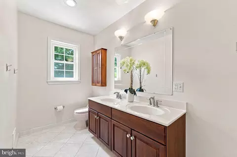 Bath - 2400 E Gate Dr, Silver Spring, MD 20906 photo 3 of 9