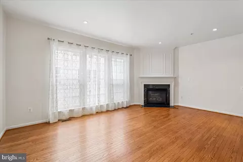 Living - 11516 Clairmont View Ter, Silver Spring, MD 20902 photo 2 of 4