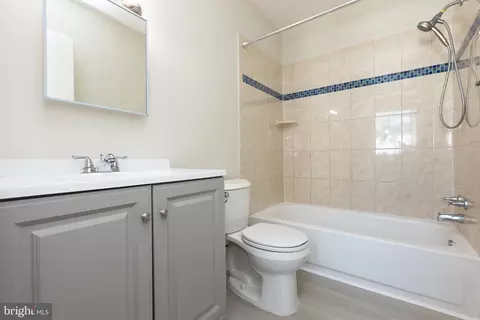 Bath - 17434 Hughes Rd, Poolesville, MD 20837 photo 2 of 2