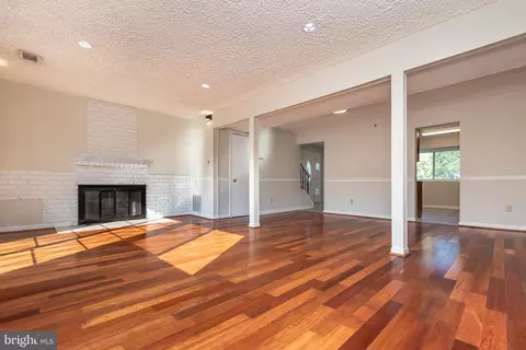Living - 17434 Hughes Rd, Poolesville, MD 20837 photo 7 of 14