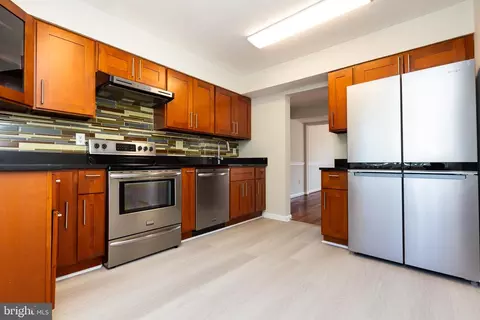 Kitchen - 17434 Hughes Rd, Poolesville, MD 20837 photo 2 of 4