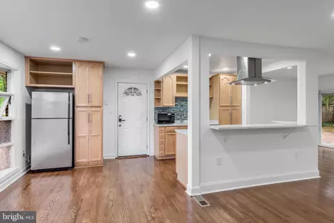 Entry Way - 1402 Mullins St, Silver Spring, MD 20904 photo 2 of 3