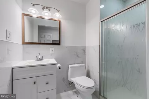 Bath - 1402 Mullins St, Silver Spring, MD 20904 photo 3 of 3