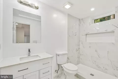 Bath - 1341 Crockett Ln, Silver Spring, MD 20904 photo 4 of 4