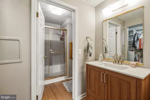 Bath - 1341 Crockett Ln, Silver Spring, MD 20904 photo 2 of 4