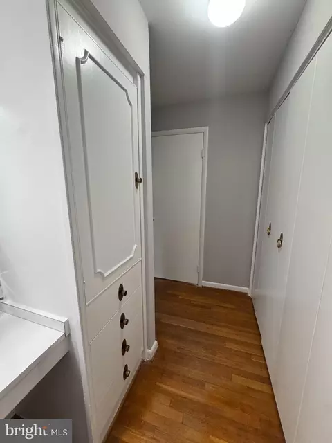 Entry Way - 900 Lamberton Dr, Silver Spring, MD 20902 photo 2 of 4