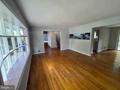 Living - 900 Lamberton Dr, Silver Spring, MD 20902 photo 3 of 4