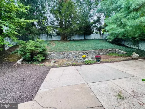 Exterior - 900 Lamberton Dr, Silver Spring, MD 20902 photo 2 of 5