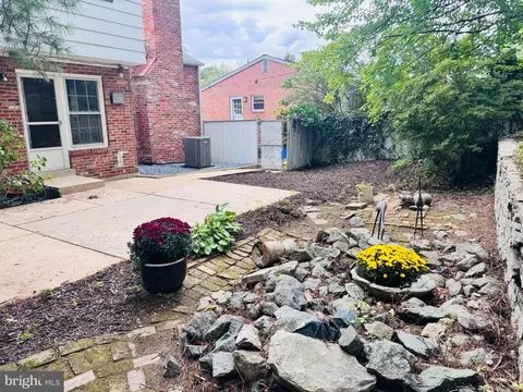 Exterior - 900 Lamberton Dr, Silver Spring, MD 20902 photo 4 of 5