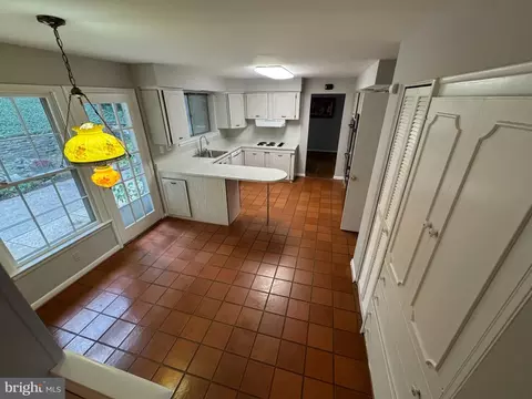 Kitchen - 900 Lamberton Dr, Silver Spring, MD 20902 photo 2 of 3