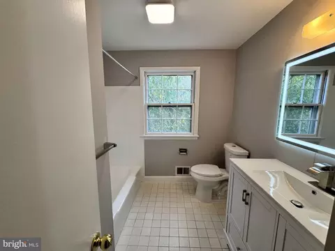 Bath - 900 Lamberton Dr, Silver Spring, MD 20902 photo 5 of 5