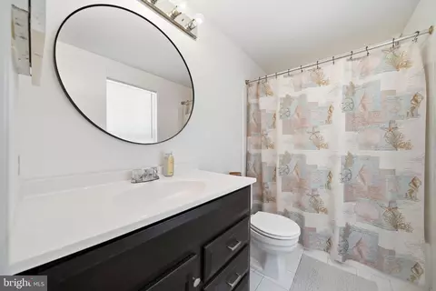 Bath - 17516 Longview Ln, Olney, MD 20832 photo 2 of 3