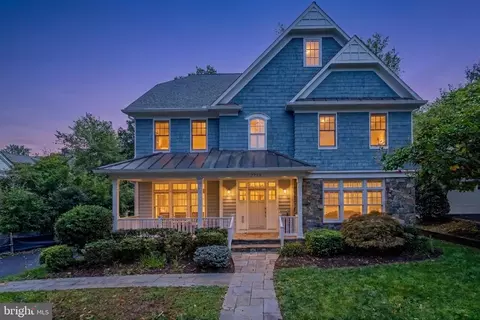 7725 Oldchester Rd, Bethesda, MD 20817
